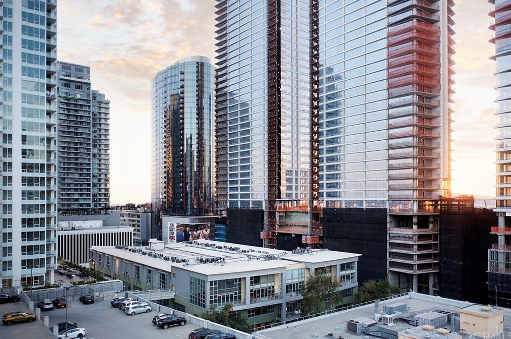 1130 Flower St, Los Angeles CA  90015-2139 exterior