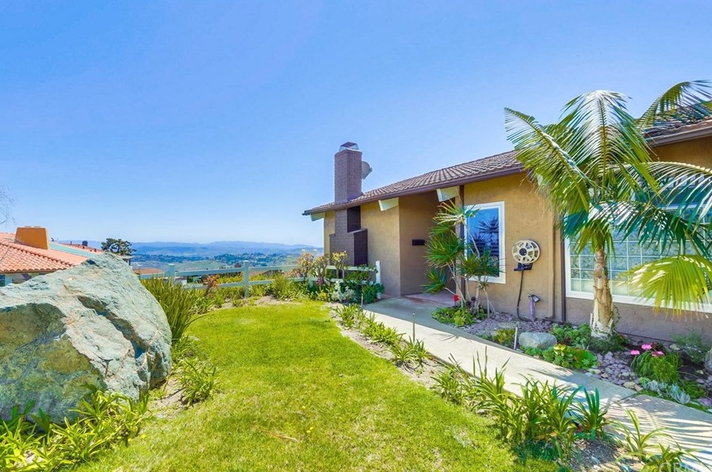 31152 Flying Cloud Dr, Laguna Beach CA  92677-2715 exterior