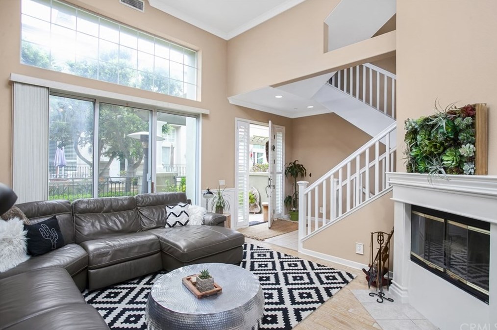 6261 Surfboard Cir, Huntington Beach, CA 92648-5593