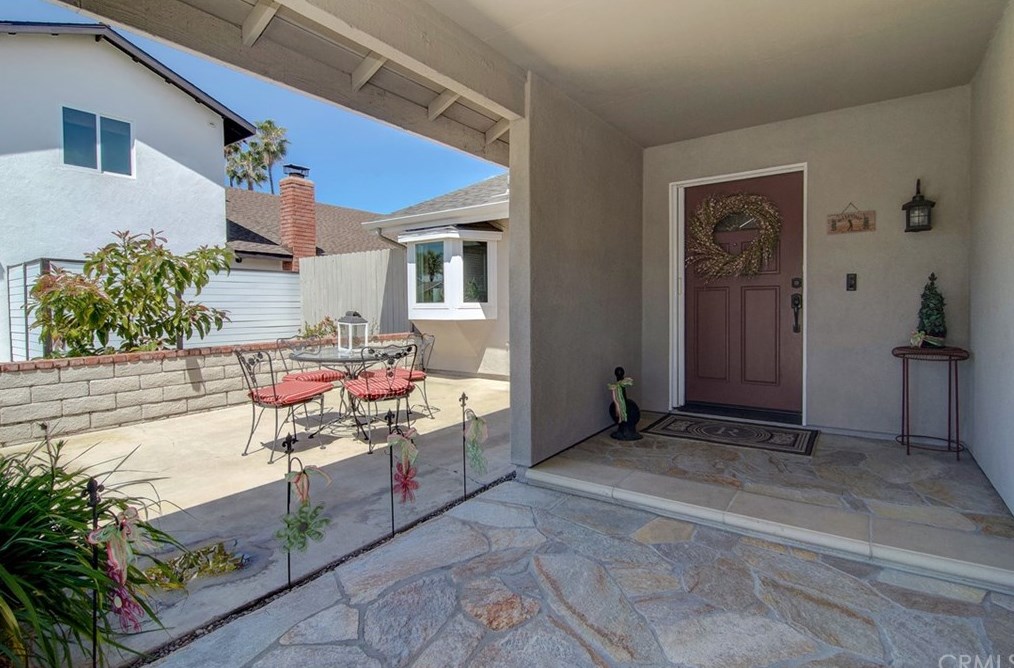 8431 Boothbay Cir, Huntington Beach, CA 92646-4402