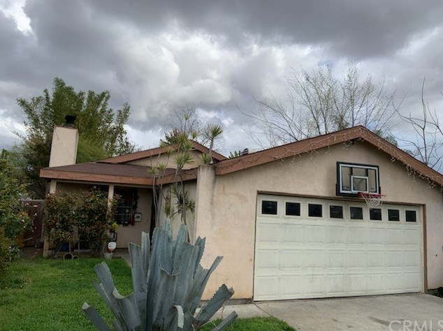 10704 Hickory St, Los Angeles, CA 90059-1320