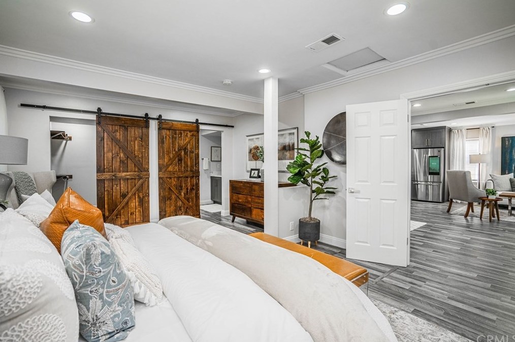 8210 Alverstone Ave, Los Angeles CA  90045-2855 exterior
