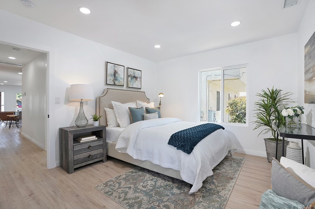 2017 Palm Grove Ave, Los Angeles CA  90016-1631 exterior