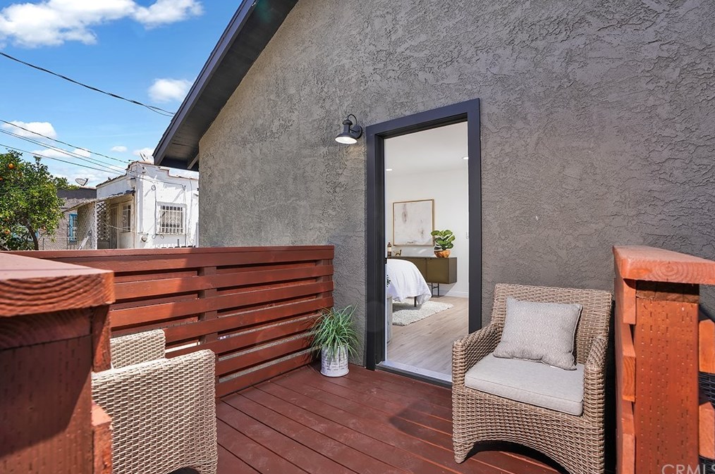 2017 Palm Grove Ave, Los Angeles CA  90016-1631 exterior