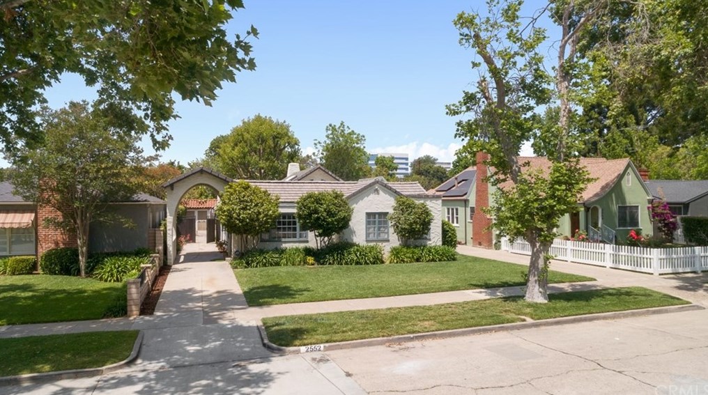 2552 Valencia St, Santa Ana, CA 92706
