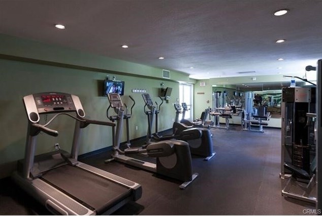 20301 Bluffside Cir, Huntington Beach CA  92646-8521 exterior