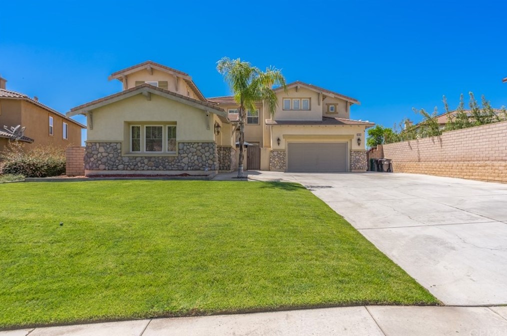 16997 Rocky Bend Ct, Riverside, CA 92503