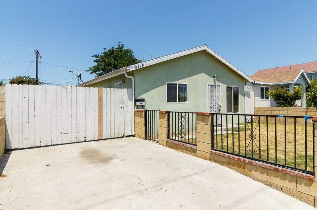 18429 Norwalk Blvd, Artesia, CA