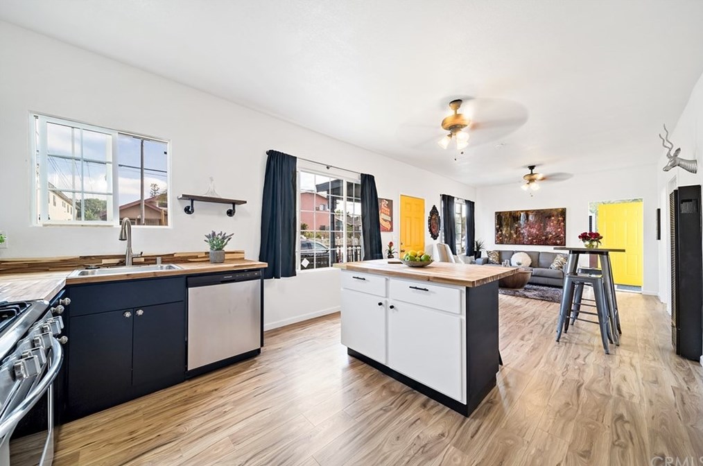 714 E Burnett St, Long Beach, CA 90806