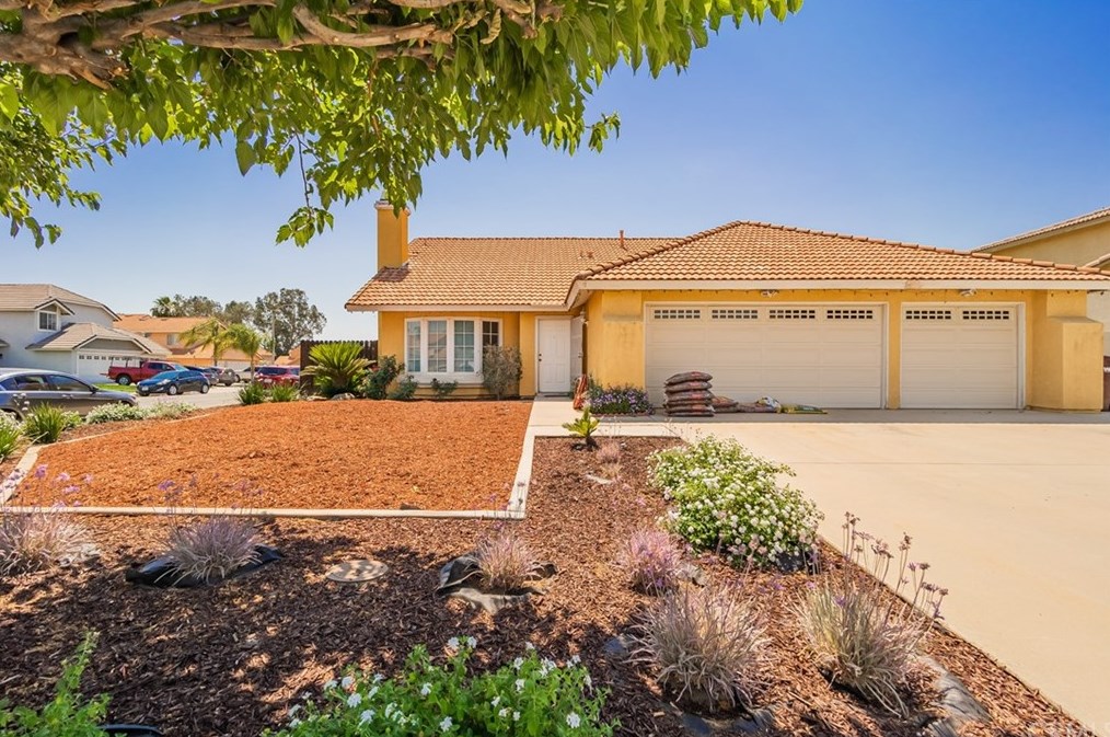 16371 Breezewood Ct, Moreno Valley, CA 92551-7233