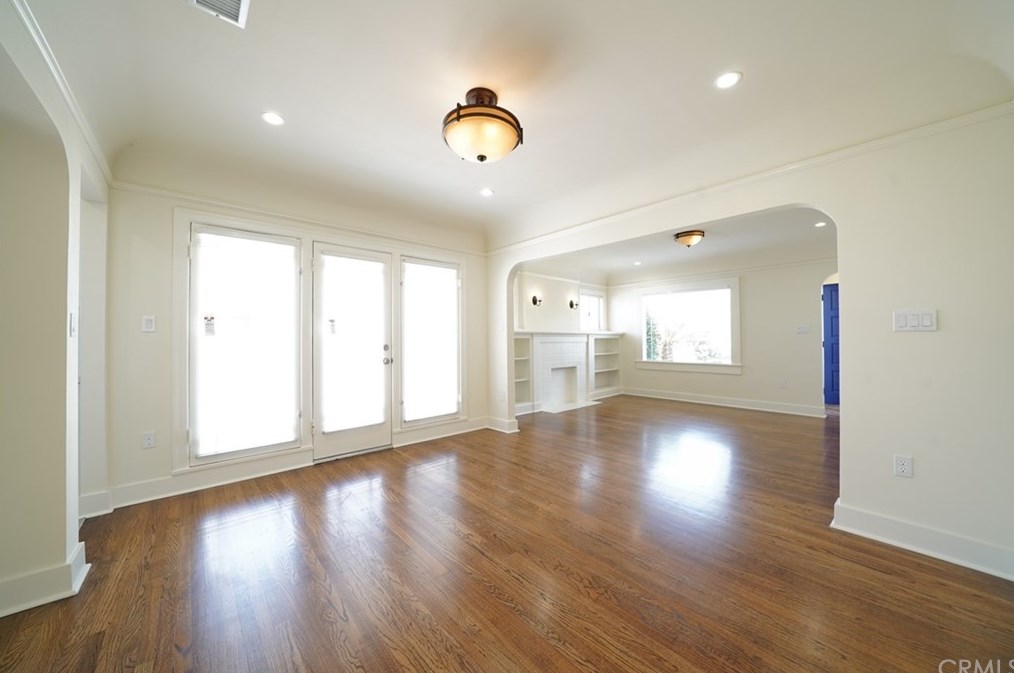 1185 Keniston Ave, Los Angeles CA  90019-1710 exterior