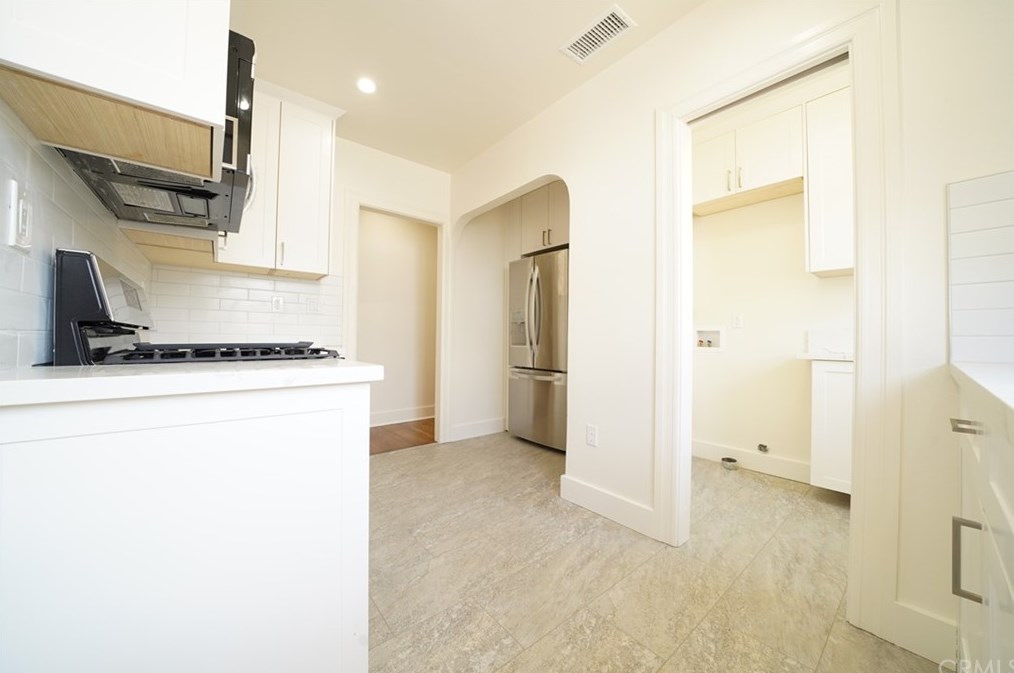 1185 Keniston Ave, Los Angeles CA  90019-1710 exterior