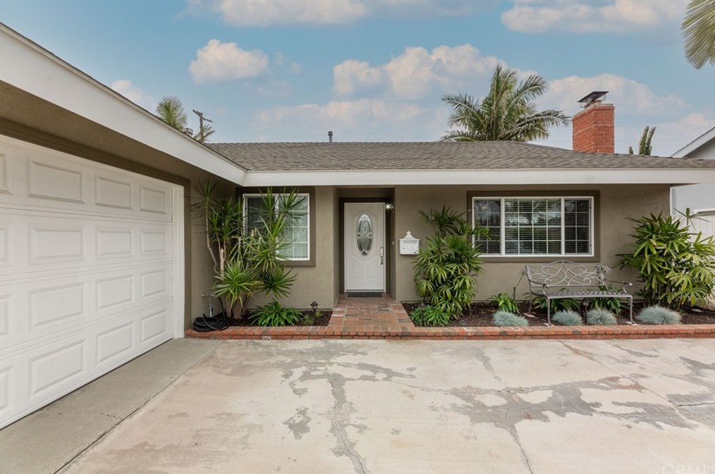 5092 Quail Cir, Huntington Beach, CA 92649-1415