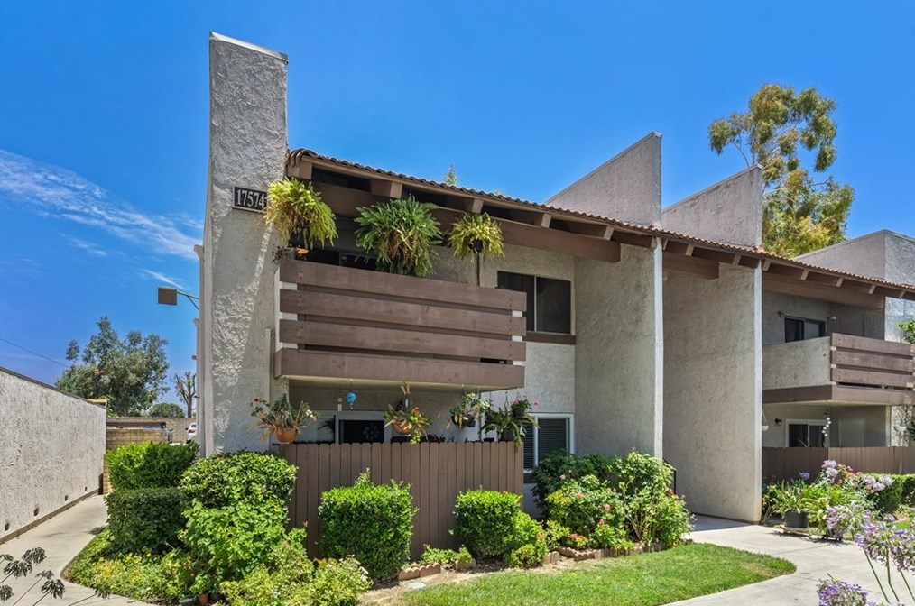 17574 Vandenberg Ln #7, Tustin, CA 92780