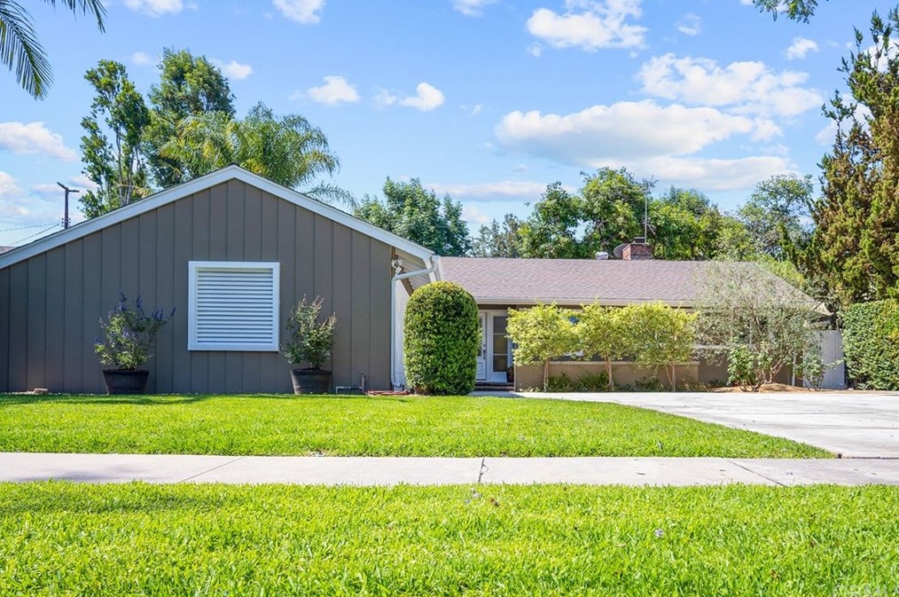 1220 W Park Ln, Santa Ana, CA 92706