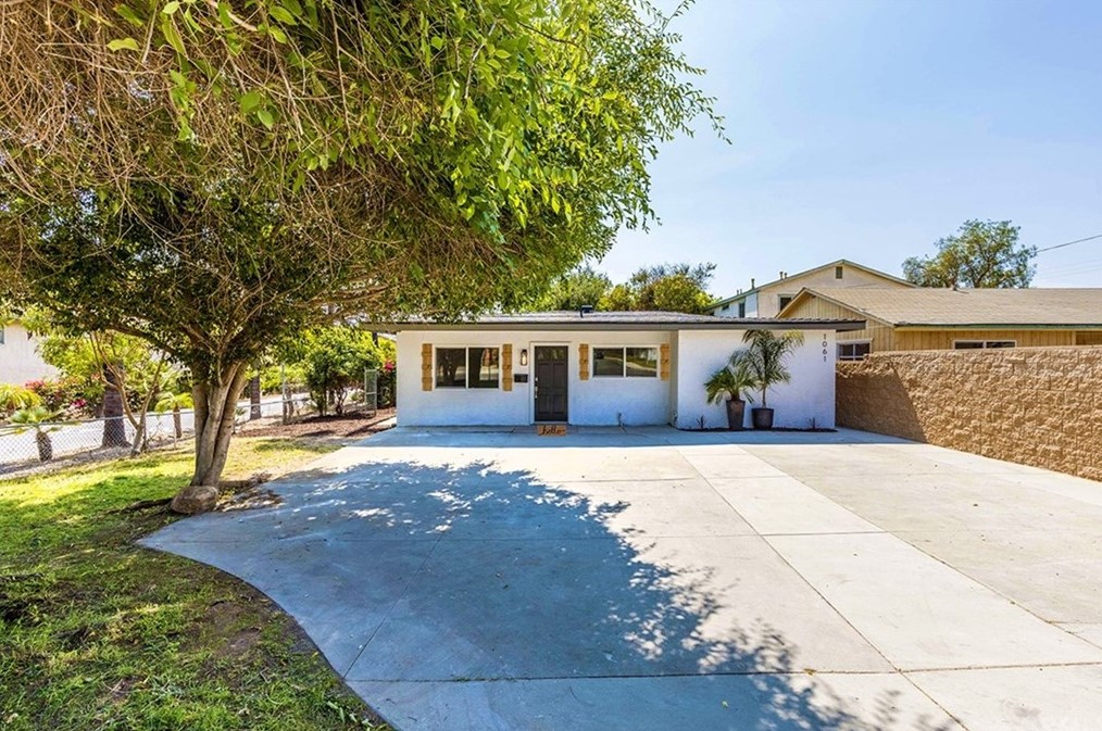 1061 Old Stage Rd, Fallbrook, CA 92028-3462