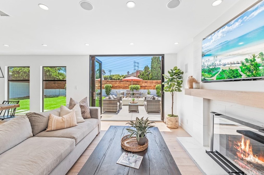 117 Harvard Ln, Seal Beach, CA 90740