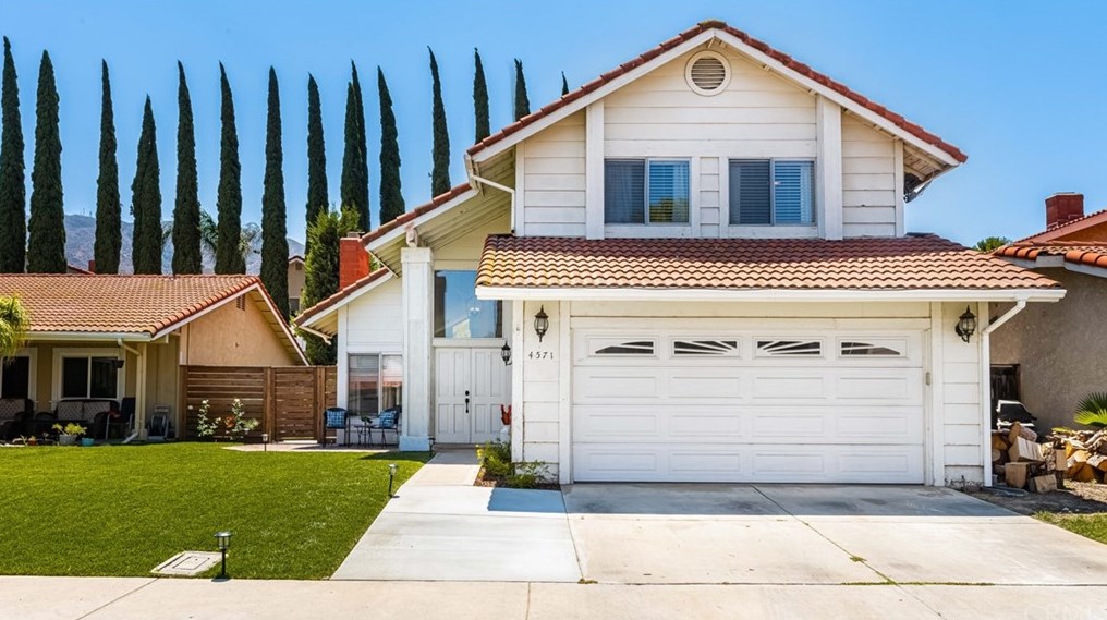 4571 Feather River Rd, Corona, CA 92880-1691