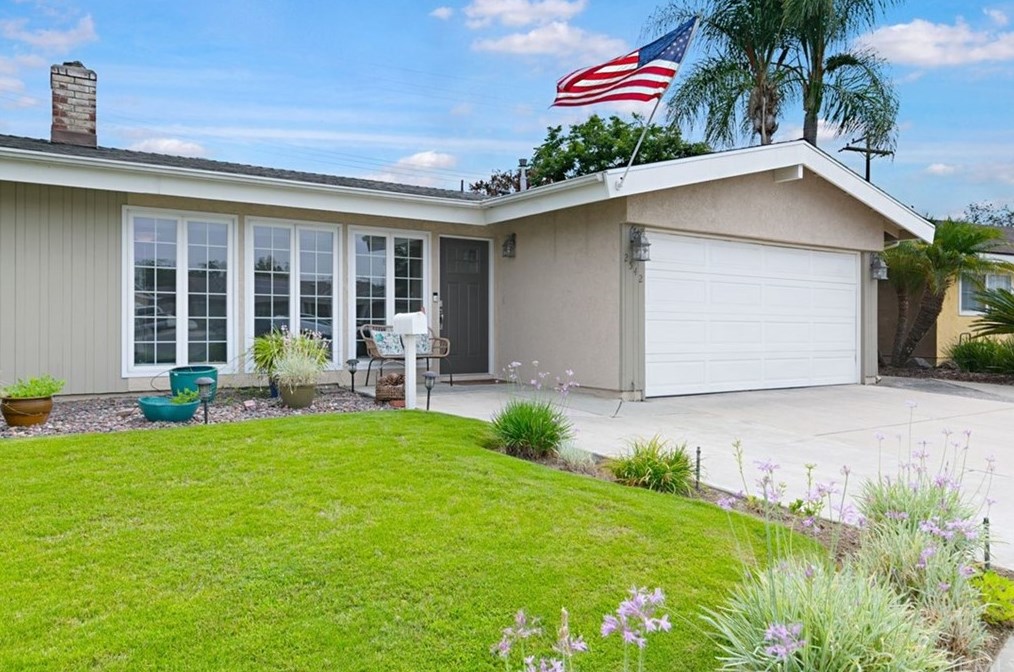 2542 E Puritan Cir, Anaheim, CA 92806