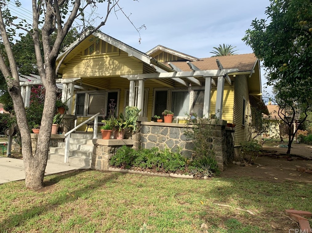 335 Douglas St, Pasadena, CA 91104-3527