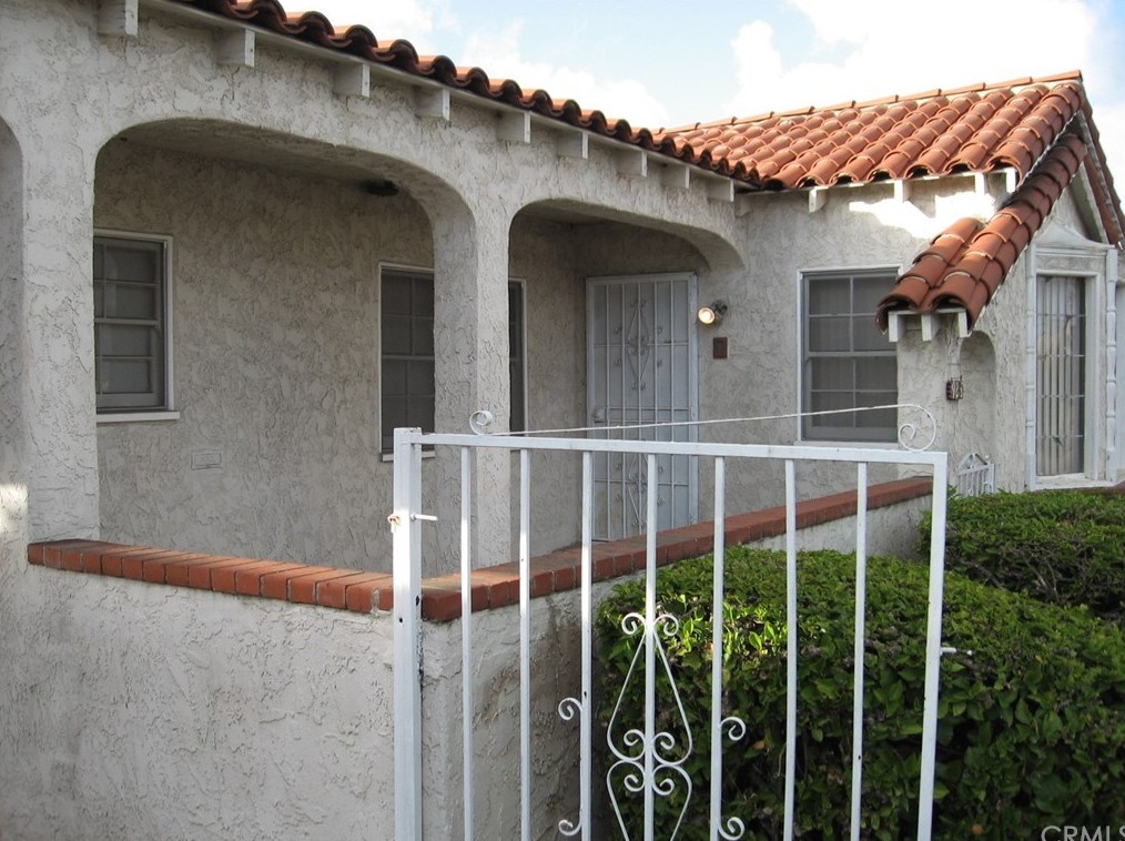 9231 Harvard Blvd, Los Angeles, CA 90047-3802