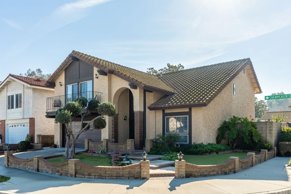 12420 Cherrycreek Ln, Artesia, CA 90703-2029