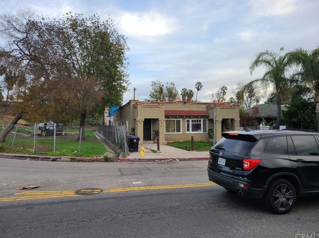 740 Ardmore Ave, Los Angeles, CA 90005-2419