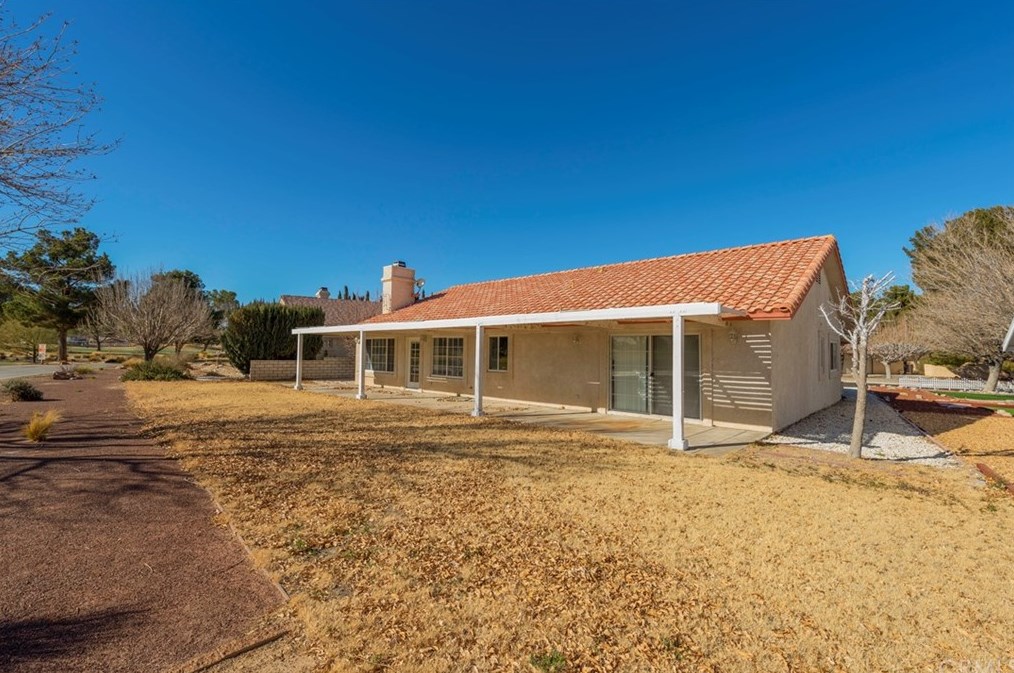 14987 Blue Grass Dr, Helendale, CA 92342