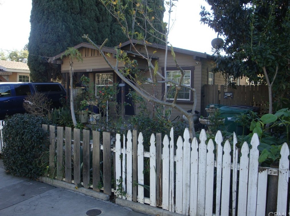 1012 W Walnut St, Santa Ana, CA 92703