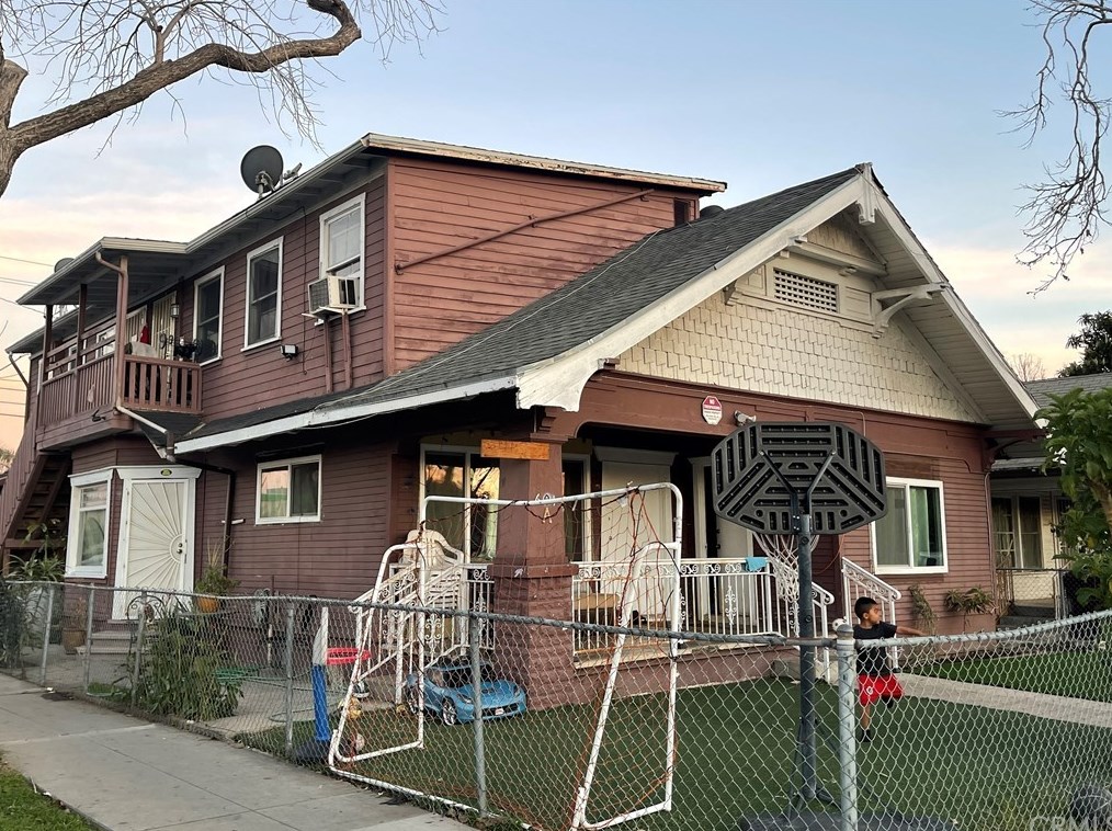 601 S Sycamore St, Santa Ana, CA 92701