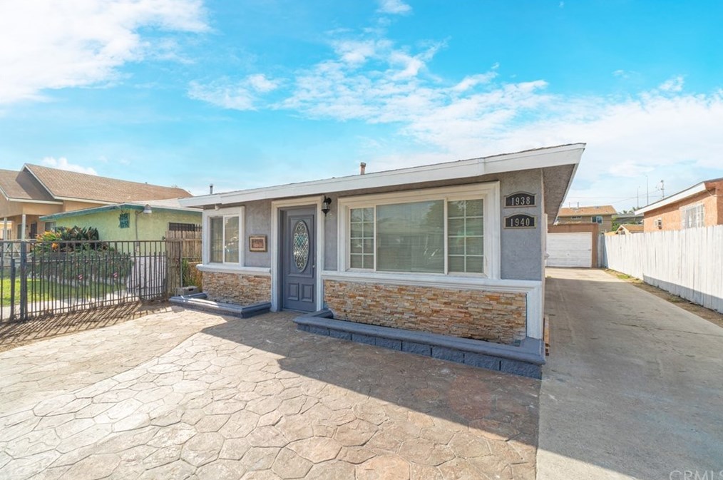 1938 115th St, Los Angeles, CA 90059-2210