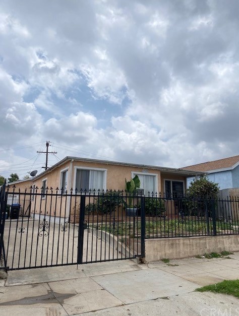 3528 8th St, Los Angeles, CA 90023-3027