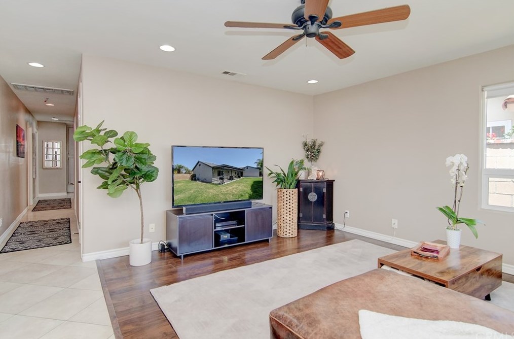 3037 Garfield Ave, Costa Mesa, CA 92626-2841