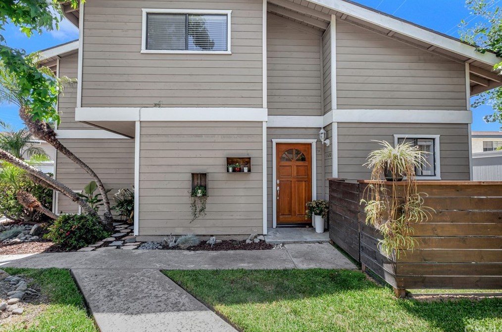 1120 Sandi Ln, Costa Mesa, CA 92627-3964