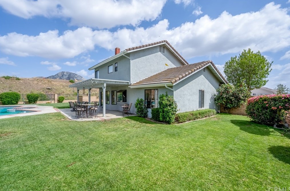 4540 Dorinda Rd, Yorba Linda CA 92887-1800 exterior