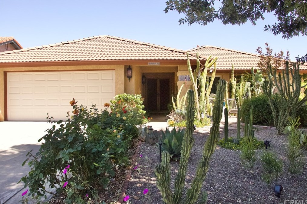 1138 Lemon Gum Ln, Hemet, CA 92545-7780