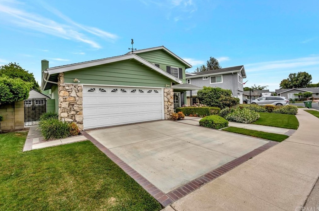 3830 Pansy St, Seal Beach, CA 90740