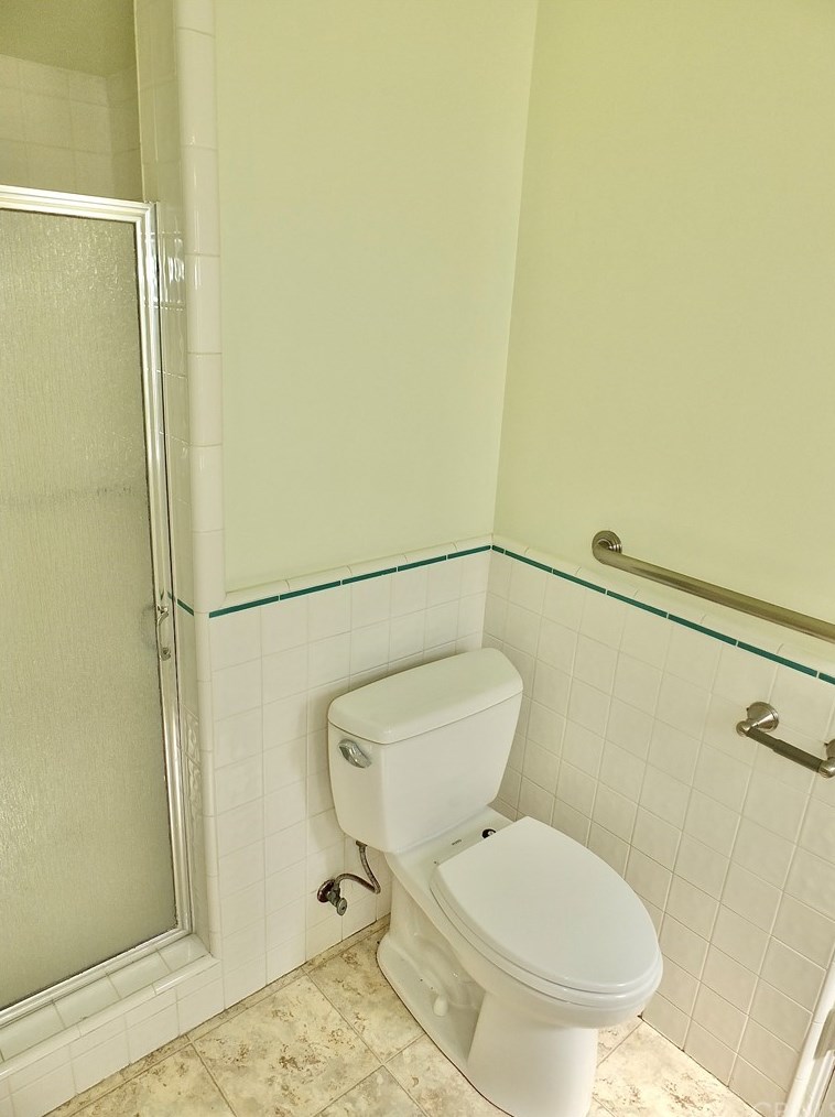 2610 Kansas Ave, South Gate CA 90280-4021 exterior