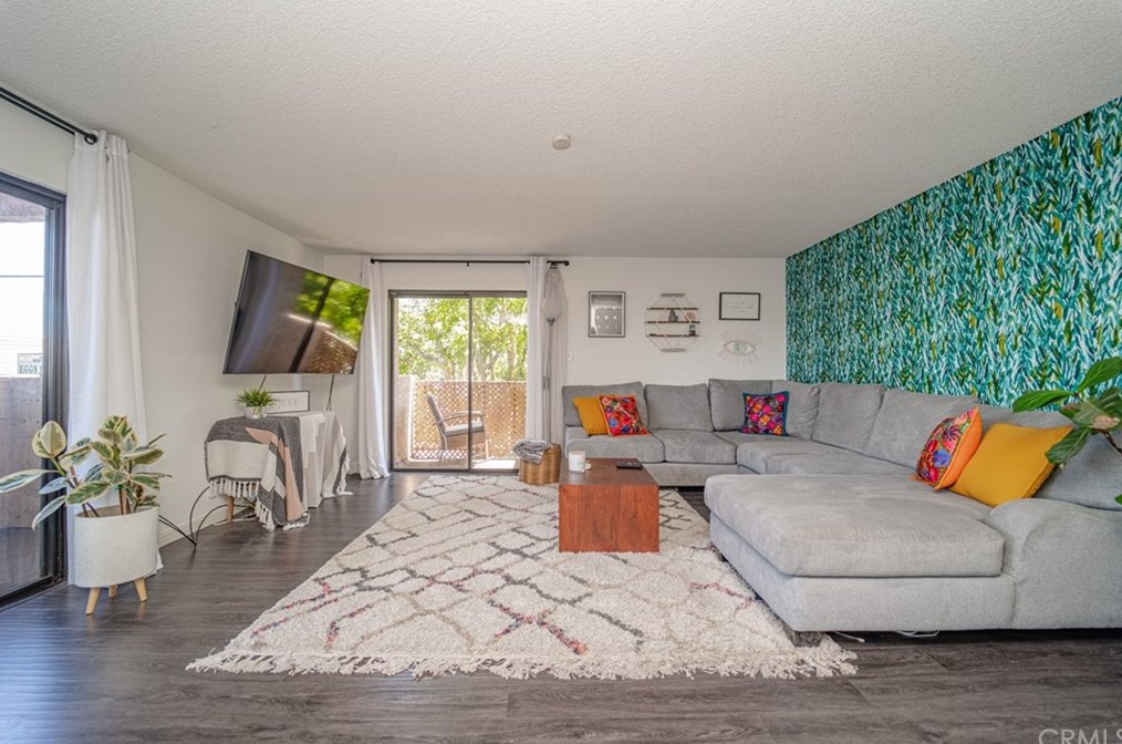 605 Redondo Ave #201, Long Beach, CA 90814