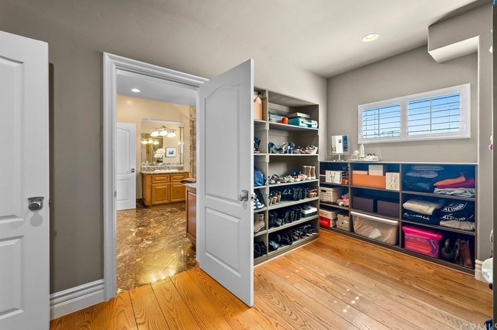 1219 Maple Ave, El Segundo CA  90245-3259 exterior