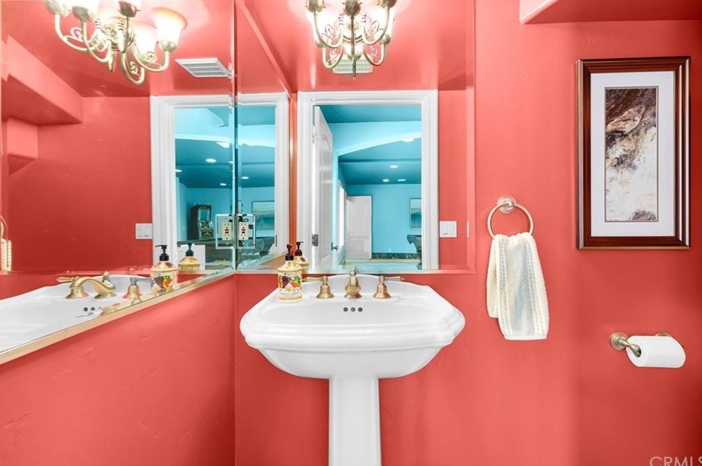 1219 Maple Ave, El Segundo CA  90245-3259 exterior