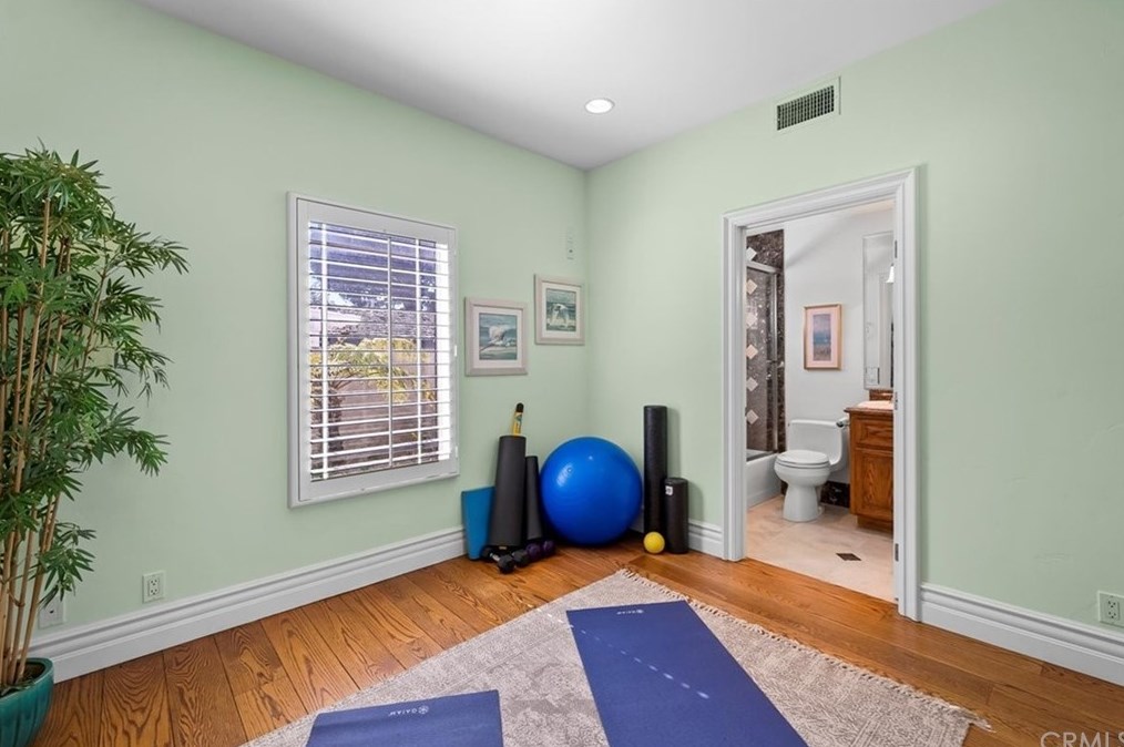 1219 Maple Ave, El Segundo CA  90245-3259 exterior