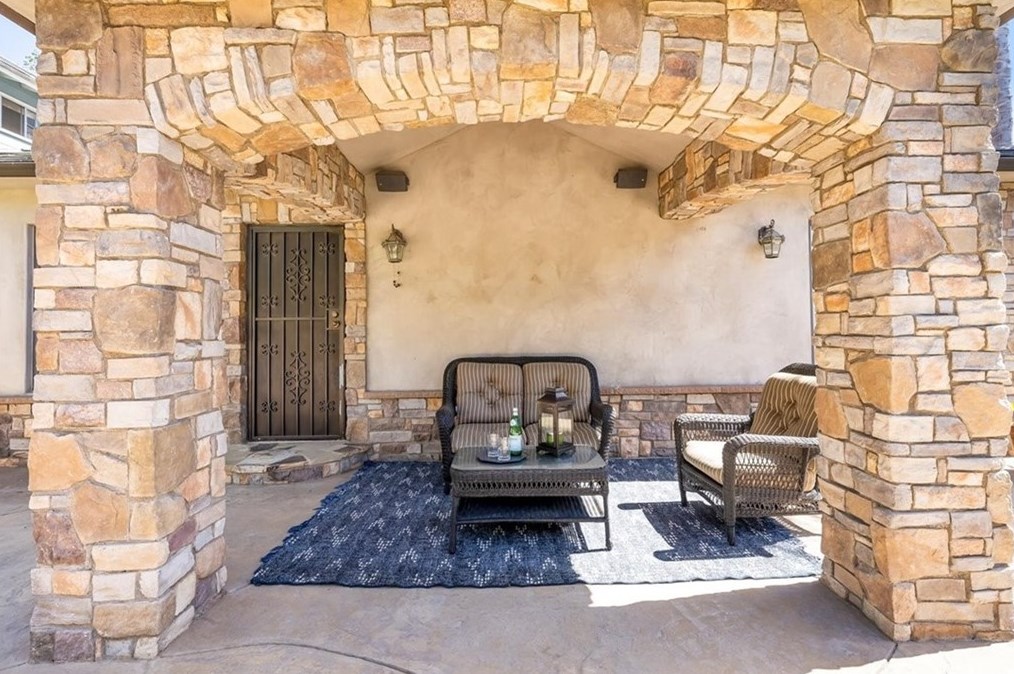 1219 Maple Ave, El Segundo CA  90245-3259 exterior