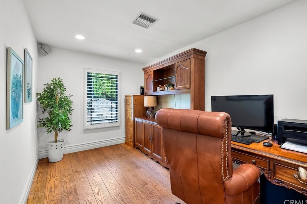 1219 Maple Ave, El Segundo CA  90245-3259 exterior