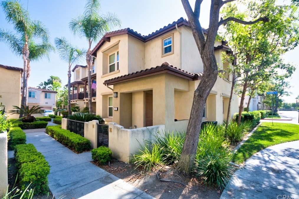 20 Travis Rd, Buena Park, CA 90621