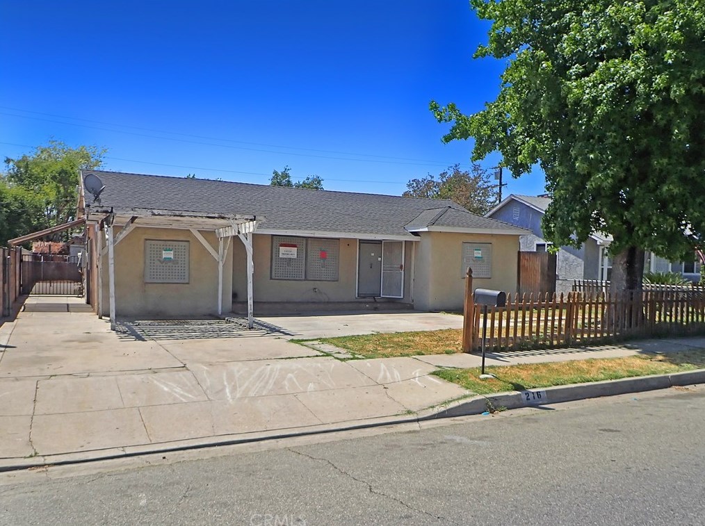 216 N Sycamore Ave, Rialto, CA 92376