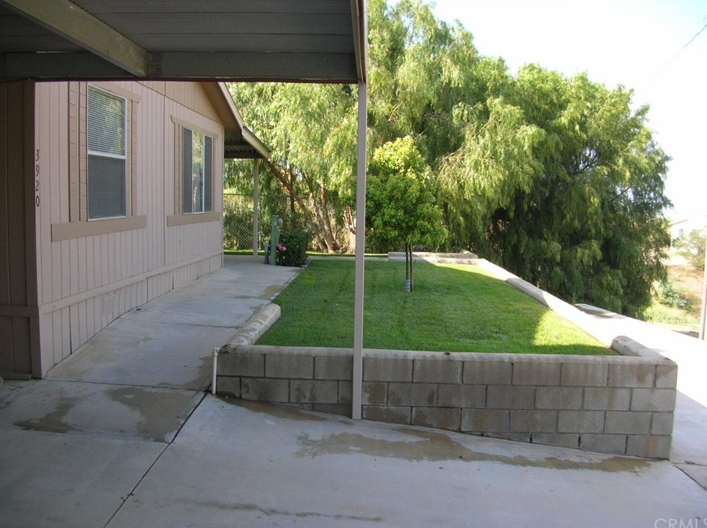 3920 Howe St, Corona, CA 92881-7003