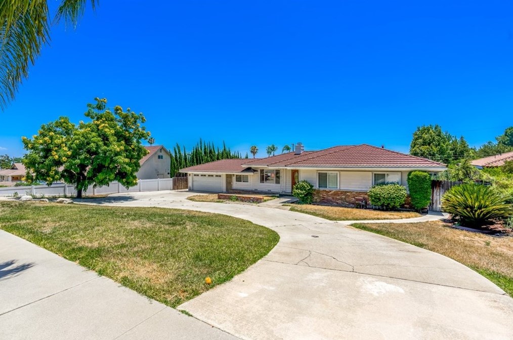 700 W 23rd St, Upland, CA 91784