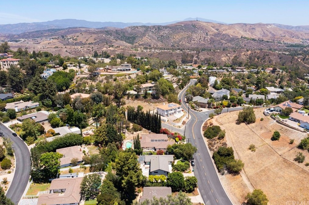 10471 Cowan Heights Dr, Santa Ana, CA 92705-1556