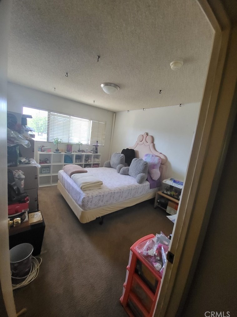 8105 Canby Ave, Los Angeles CA  91335-7524 exterior